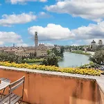 アパート Residenza Ponte Pietra - Domus
