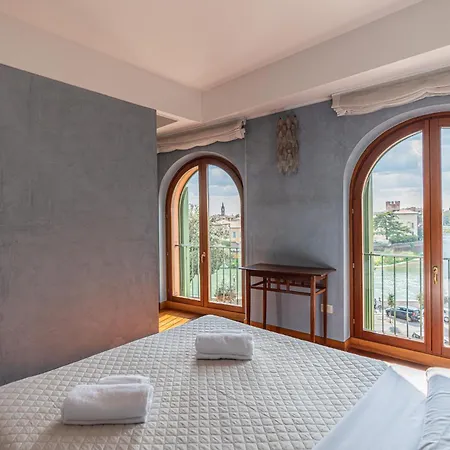 Residenza Ponte Pietra - Domus Apartamento Verona